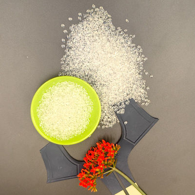 Pellets de uretano de plástico térmico transparentes