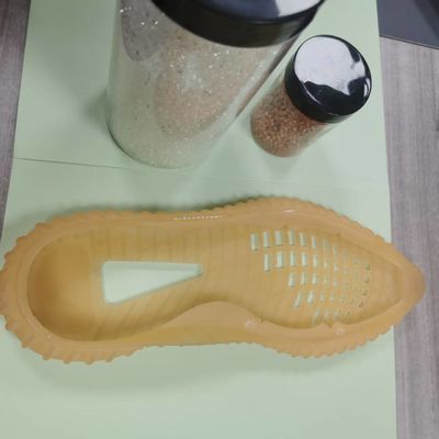 Negro Flexibilidade Material TPU condutor Excelente Resistência química Calçado matéria-prima