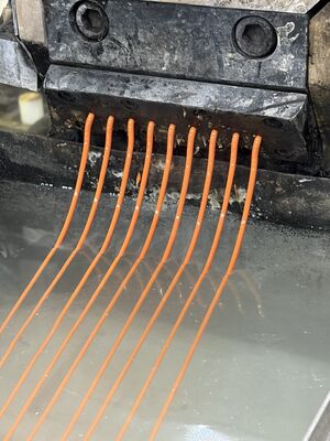 Preço de Fabricação Correspondência de Cores Material TPU com Alta Resistência ao Rasgo e Tenacidade Reforçada Adequado para Aplicações de Moldagem por Injeção