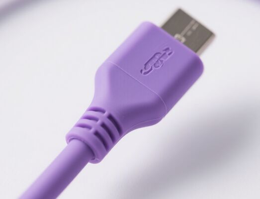 Dingzhi TPU Condutivo, Alta Condutividade, Resistência à Abrasão para Acessórios Eletrônicos, Wearables Inteligentes